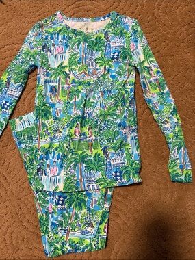 NWOT!! Never worn! Lilly Pulitzer Blue, Green & Pink Tropical Print pajama set